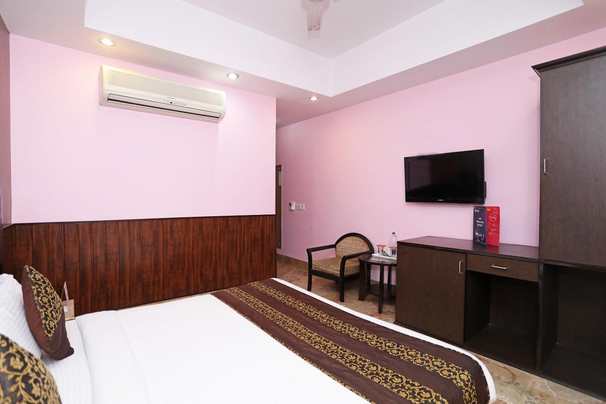 Oyo Hotel Vedas Heritage Delhi  Exterior photo