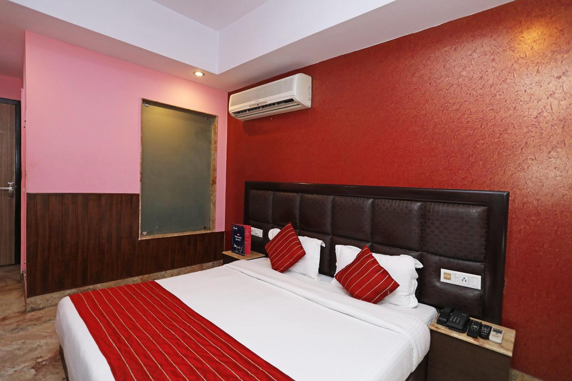 Oyo Hotel Vedas Heritage Delhi  Exterior photo